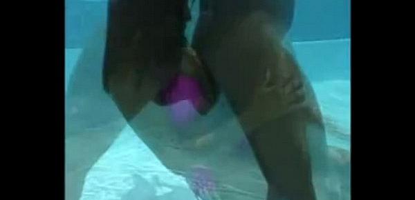  Africa Sexxx Underwater Blowjob